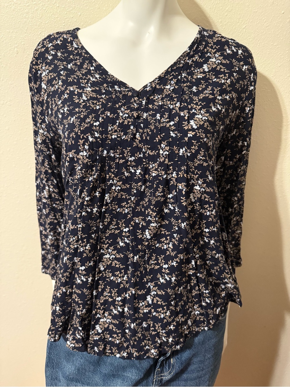 fun 2 fun Navy Floral Pleated V-Neck Blouse
